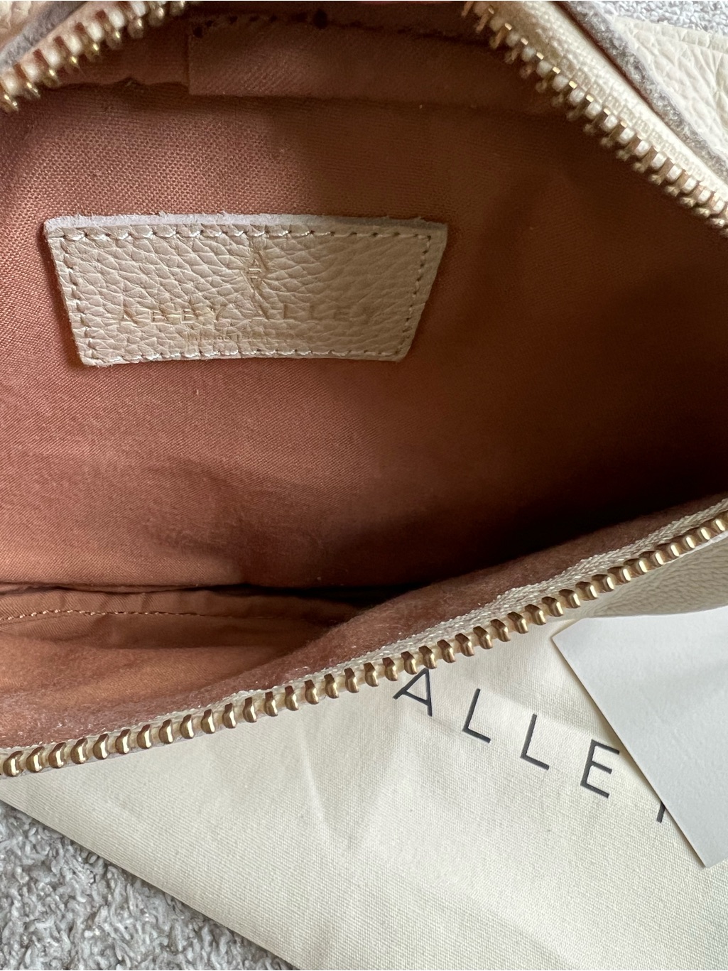 Abby Alley The Big Sling Bag, Oyster Nwt — image 4 of 5